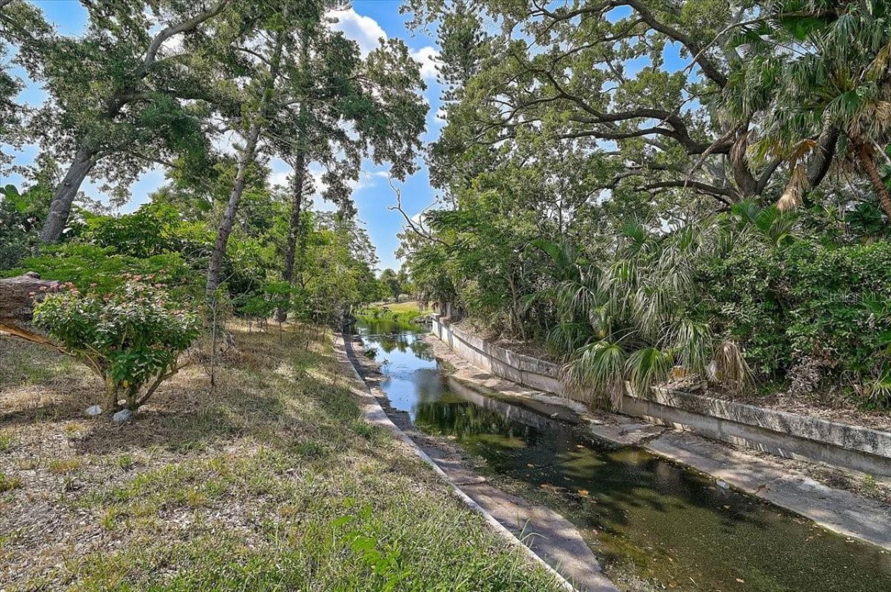 426 Whitfield Avenue, Sarasota, FL 34243 Photo