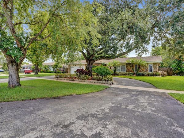 1040 SW 75th Avenue, Plantation, FL 33317