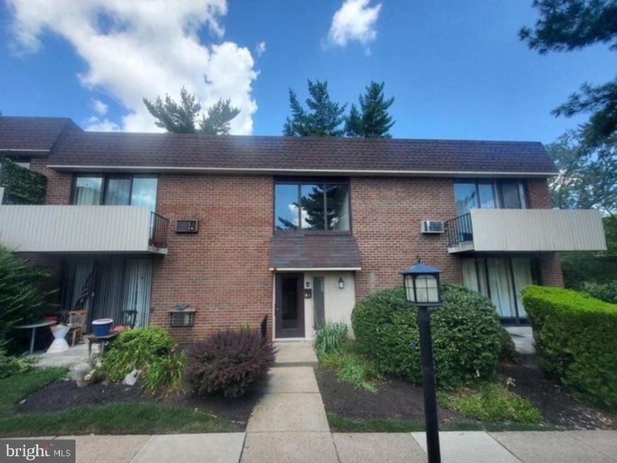 100 E Glenolden Avenue , Unit R-12, Glenolden, PA 19036 Main Photo