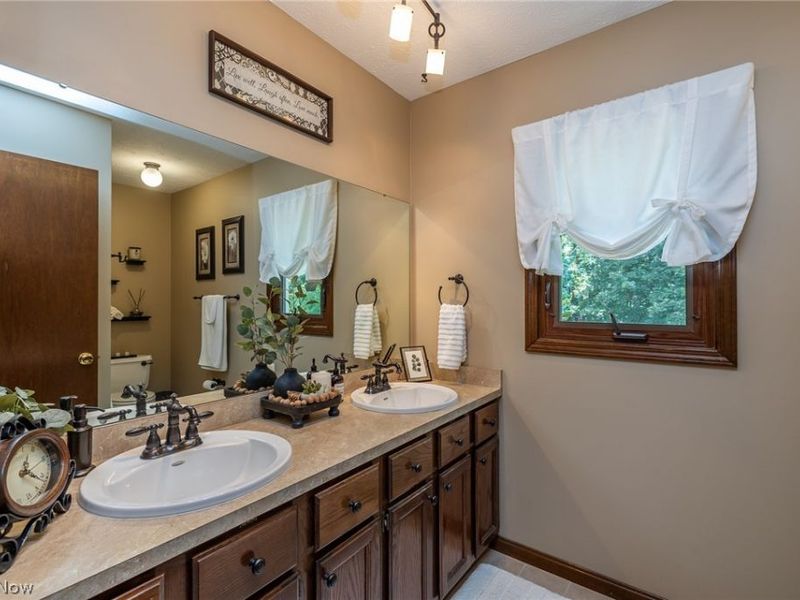 10222 Huntington Park Drive, Strongsville, OH 44136 Photo 30