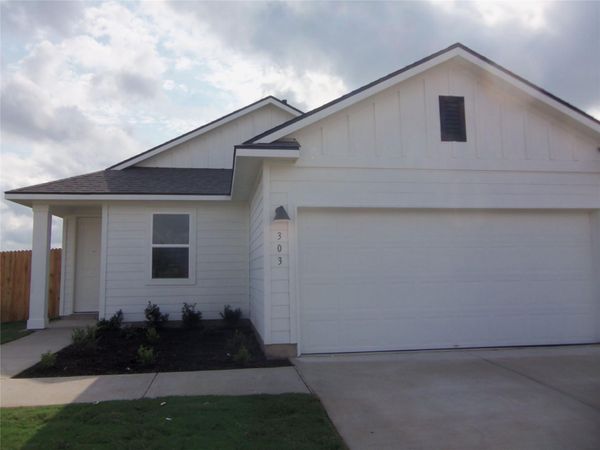 303 Cold Springs LOOP , Bastrop, TX 78602