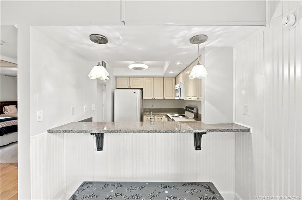 801 SE Central Parkway, Unit 801-1, Stuart, FL 34994 Photo