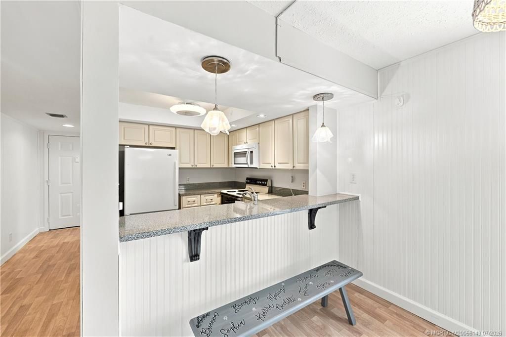 801 SE Central Parkway, Unit 801-1, Stuart, FL 34994 Photo