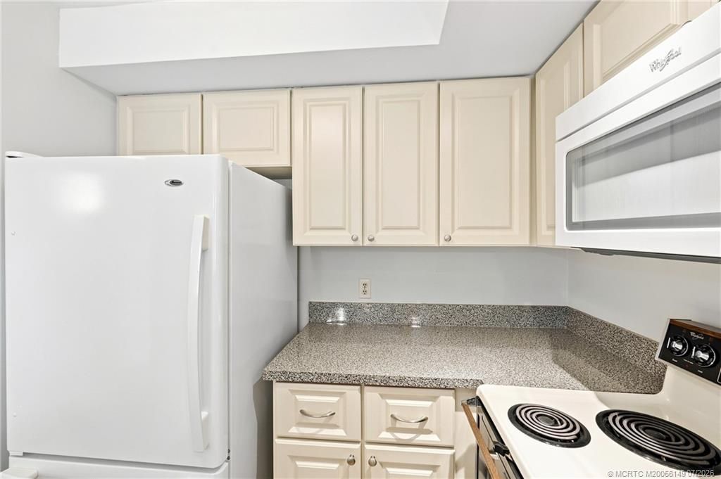 801 SE Central Parkway, Unit 801-1, Stuart, FL 34994 Photo