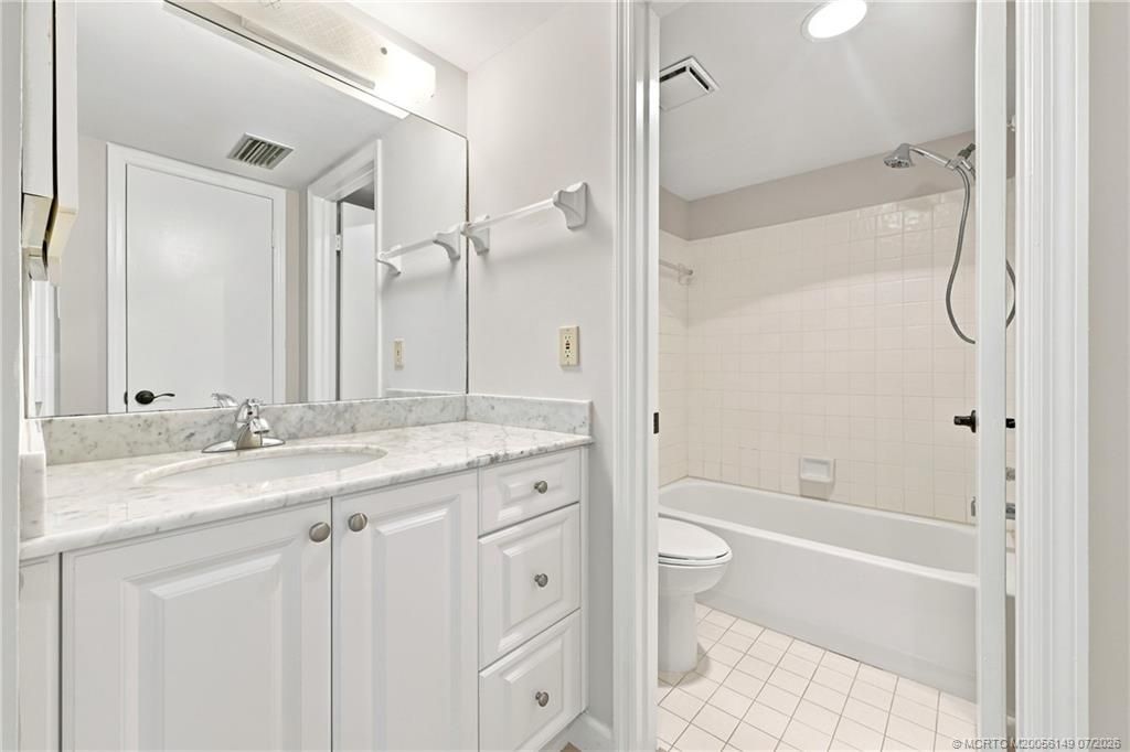 801 SE Central Parkway, Unit 801-1, Stuart, FL 34994 Photo