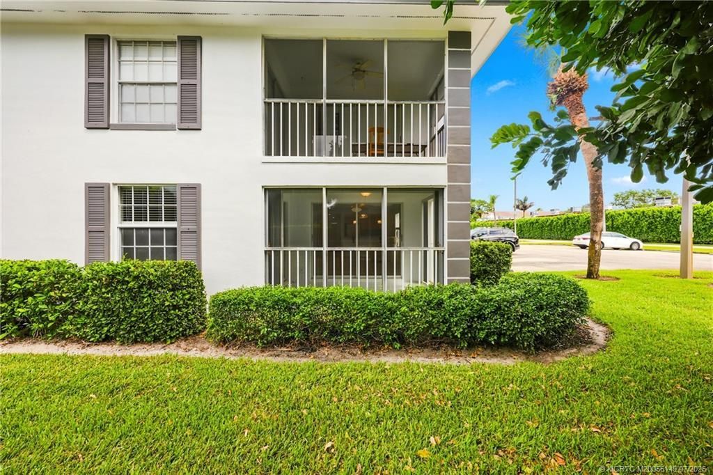 801 SE Central Parkway, Unit 801-1, Stuart, FL 34994 Photo