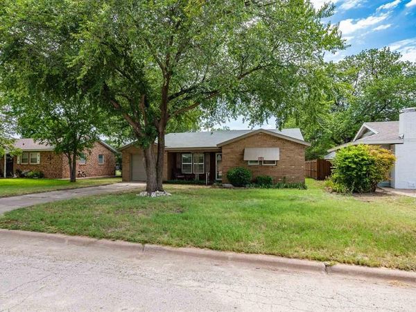 909 S Anson, Stamford, TX 79553