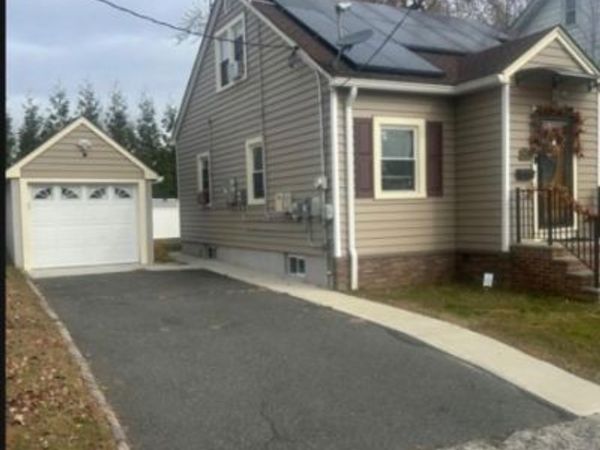 2105 Melrose Pkwy, Union, NJ 07083