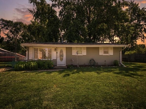 207 Lawndale Avenue , La Porte, IN 46350