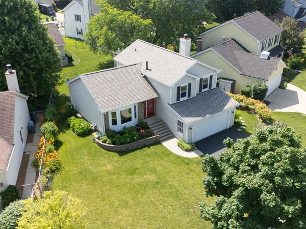 943 Shady Tree Lane , Wheeling, IL 60090