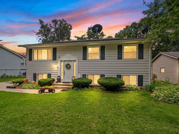 4327 Mayflower Avenue , Rockford, IL 61109
