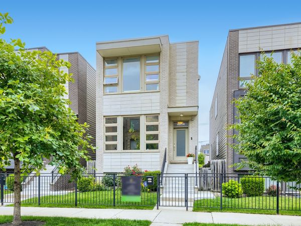 4814 S Champlain Avenue , Chicago, IL 60615