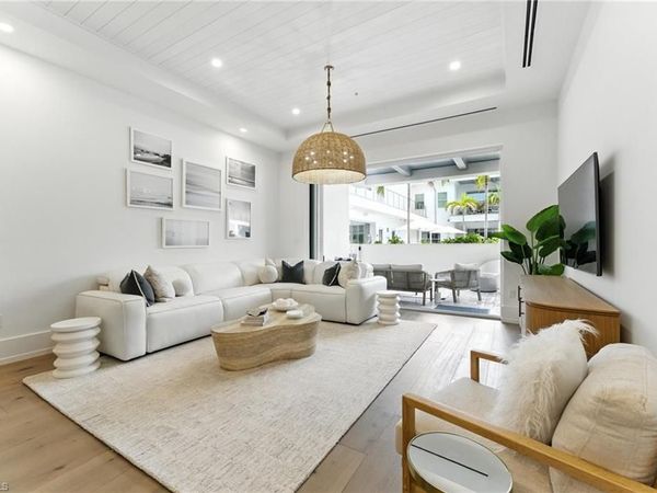 201 8th ST S, Unit 208, NAPLES, FL 34102