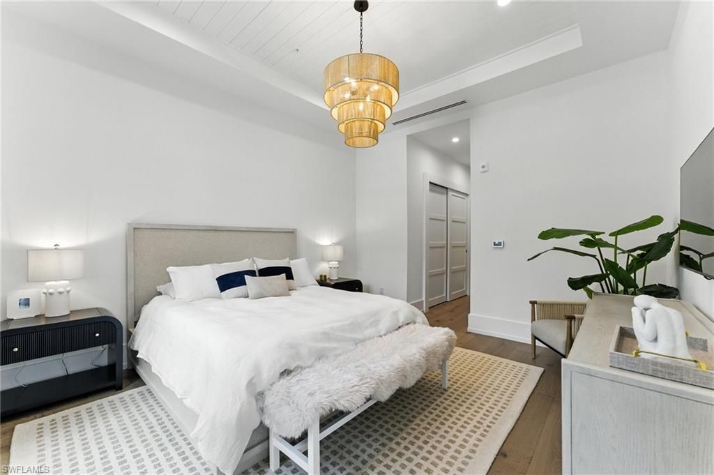 201 8th St S, Unit 208, Naples, FL 34102 Photo