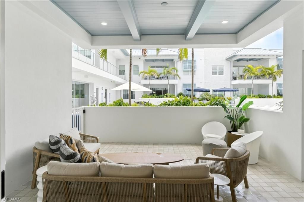 201 8th St S, Unit 208, Naples, FL 34102 Photo