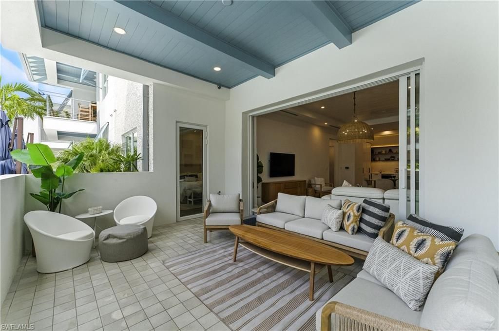 201 8th St S, Unit 208, Naples, FL 34102 Photo
