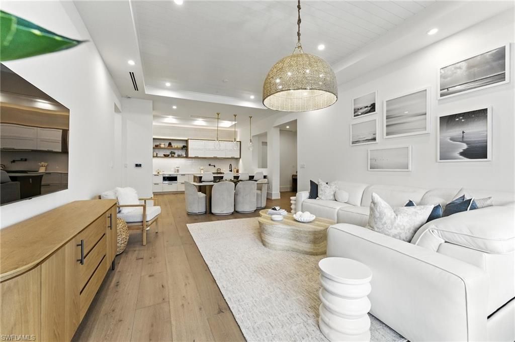 201 8th St S, Unit 208, Naples, FL 34102 Photo