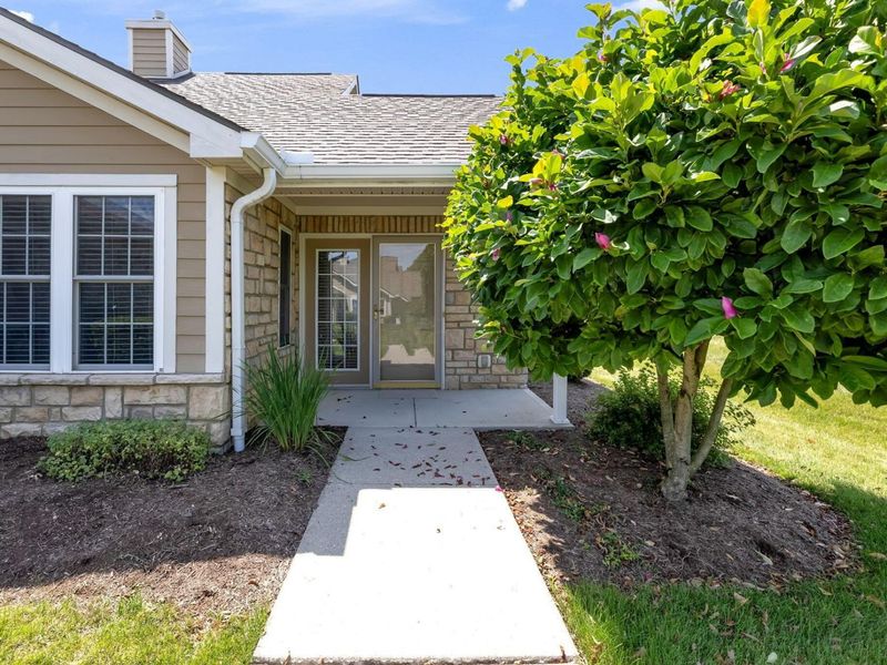 1258 Allington Lane, Columbus, OH 43240 Photo 2