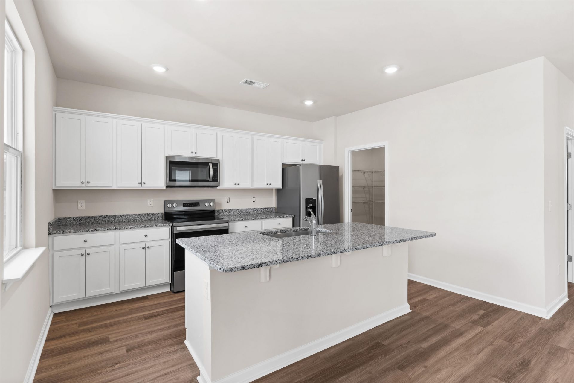 512 Duvall St. Photo 8