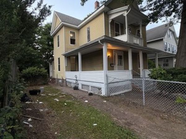 20 Hawthorne St, Springfield, MA 01105