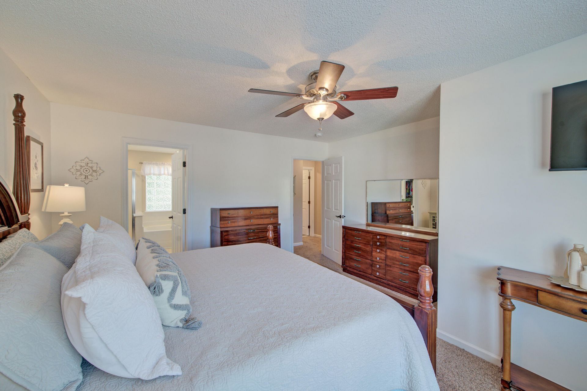 106 Maplewood Court Photo 16