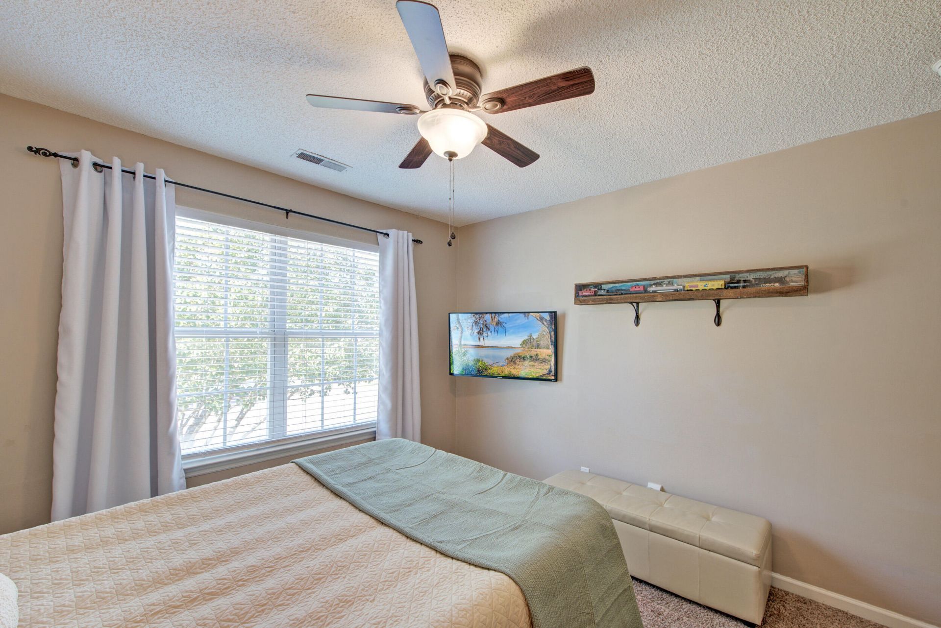 106 Maplewood Court Photo 25