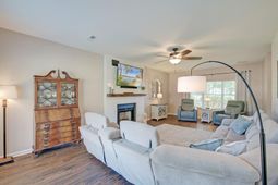106 Maplewood Court photo 4
