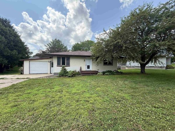 250 Oak Drive, Postville, IA 52162