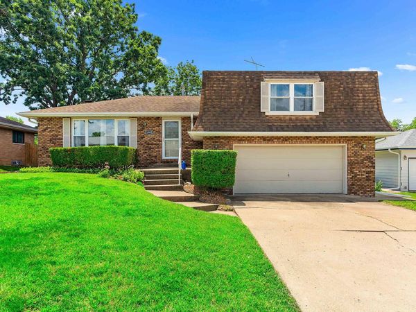 1302 JEFFERSON Street, Pekin, IL 61554