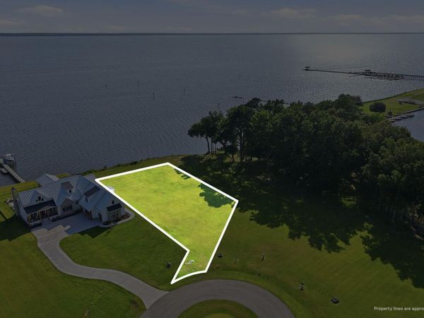 28 Wax Myrtle Court, Minnesott Beach, NC 28510