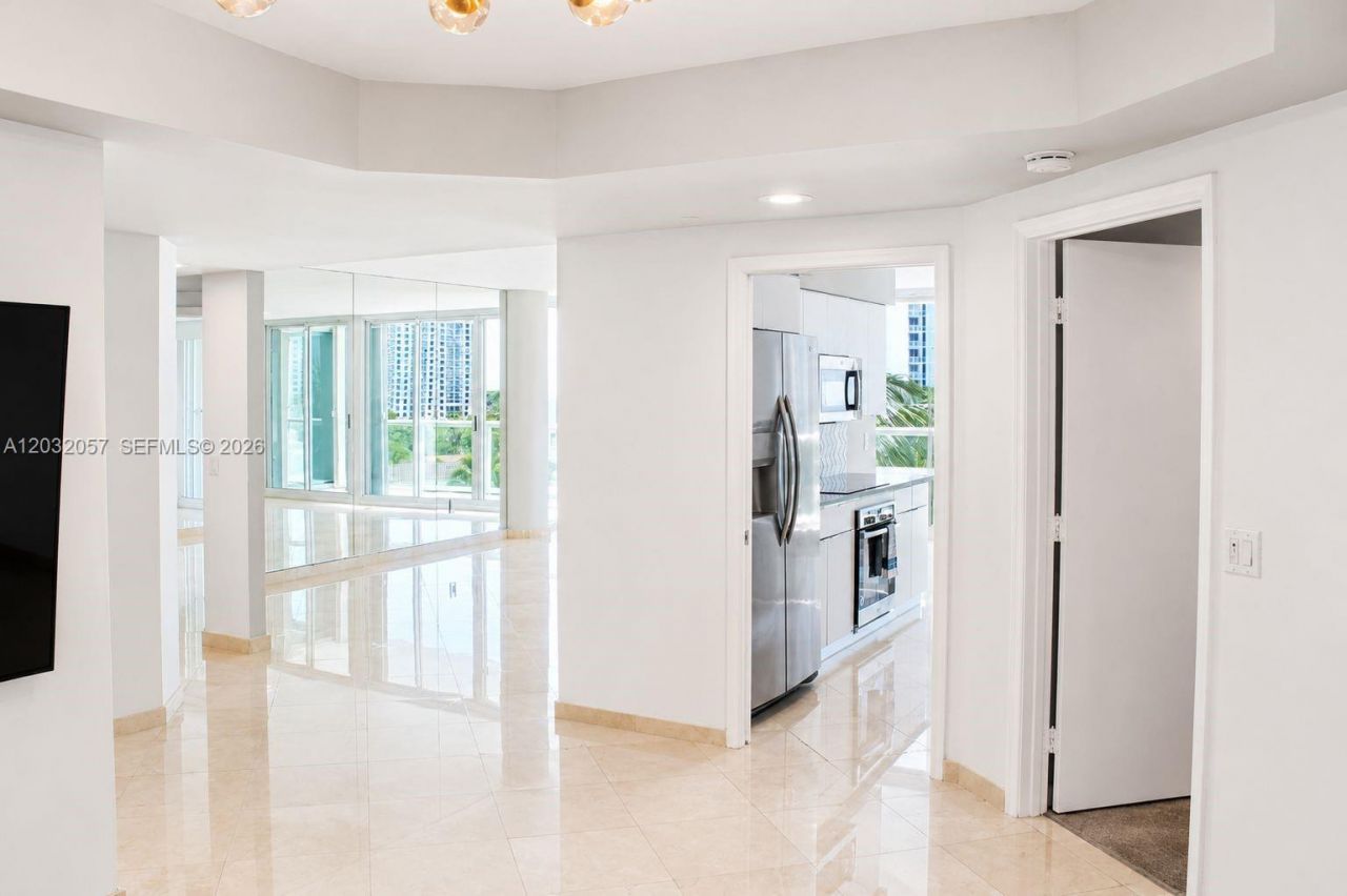 16400 Collins Ave, Unit 542, Sunny Isles Beach, FL 33160 Photo