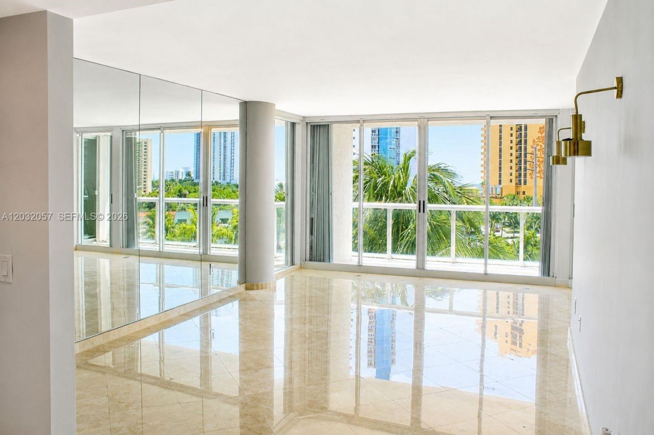 16400 Collins Ave, Unit 542, Sunny Isles Beach, FL 33160 Photo