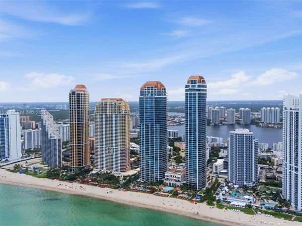 17901 Collins Ave, Unit 3906, Sunny Isles Beach, FL 33160