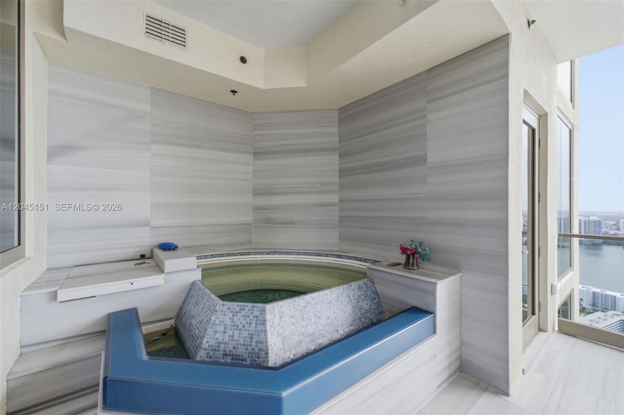 17901 Collins Ave, Unit 3906, Sunny Isles Beach, FL 33160 Photo