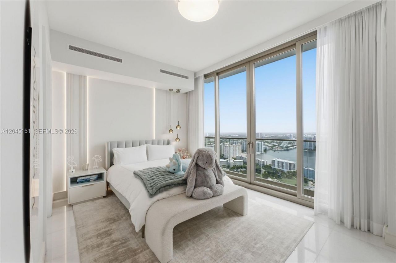 17901 Collins Ave, Unit 3906, Sunny Isles Beach, FL 33160 Photo