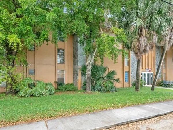 1280 W 54th St , Unit 313B, Hialeah, FL 33012