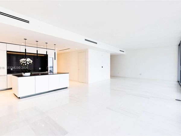 300 Biscayne Boulevard Way , Unit 2702E, Miami, FL 33131