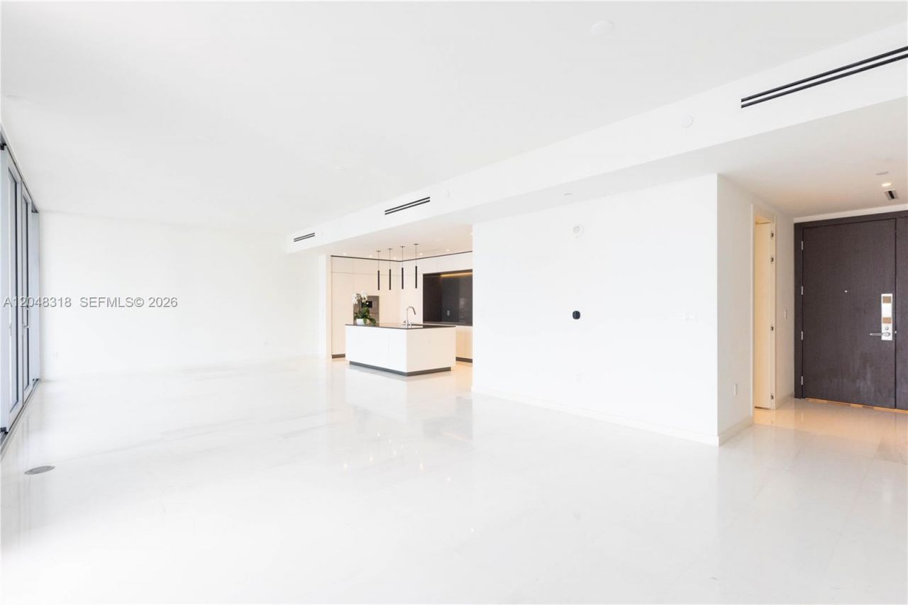 300 Biscayne Boulevard Way , Unit 2702E, Miami, FL 33131 Photo