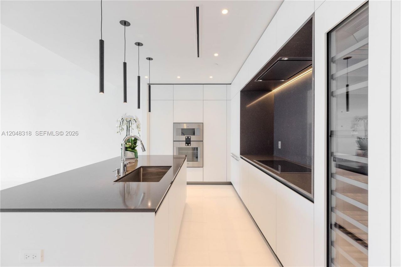 300 Biscayne Boulevard Way , Unit 2702E, Miami, FL 33131 Photo