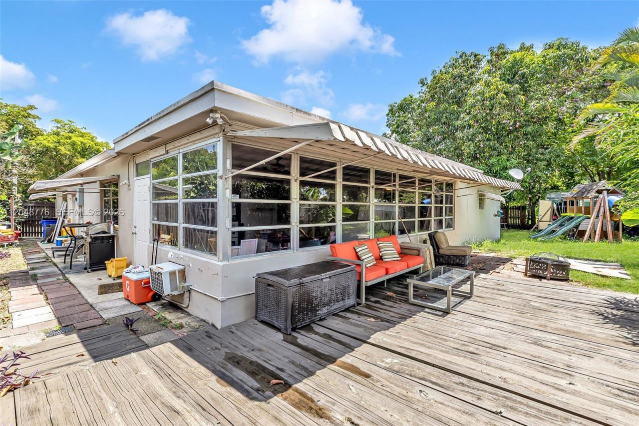 5045 SW 10th St , Margate, FL 33068 Photo
