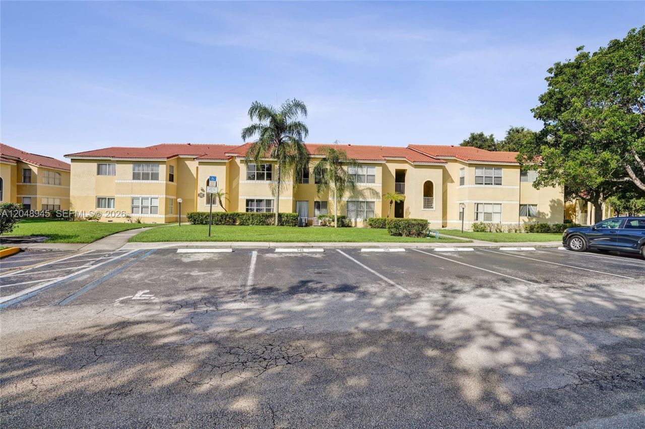 12760 Vista Isles Dr, Unit 721, Sunrise, FL 33325 Photo