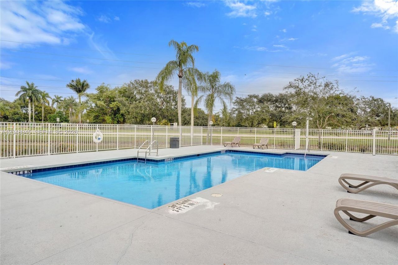 12760 Vista Isles Dr, Unit 721, Sunrise, FL 33325 Photo