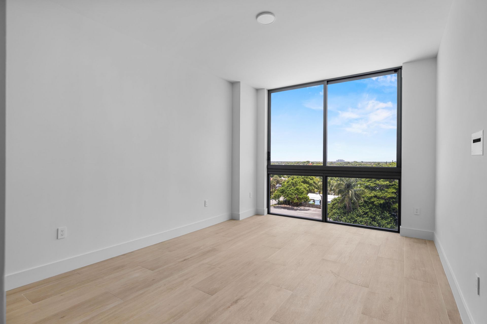 305 Briny Avenue, Unit 506, Pompano Beach, FL 33062 Photo