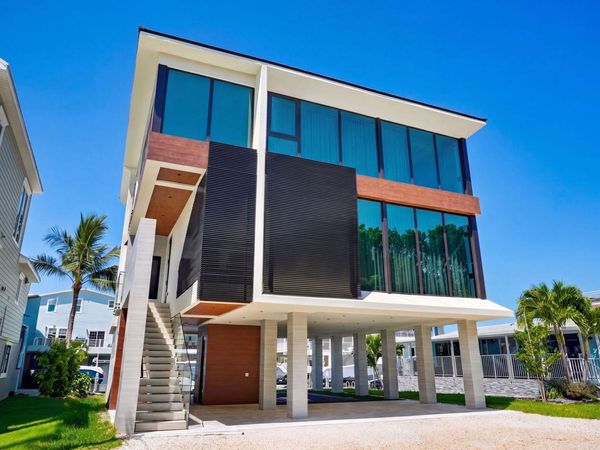 108 Coral Way, KEY LARGO, FL 33037