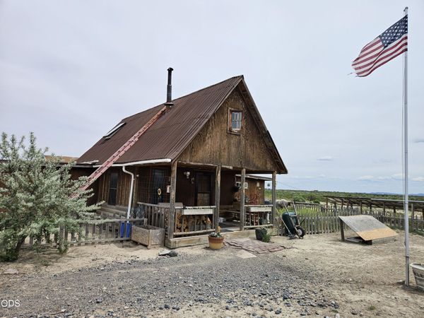 N Oil Dry Road, Christmas Valley, OR 97641