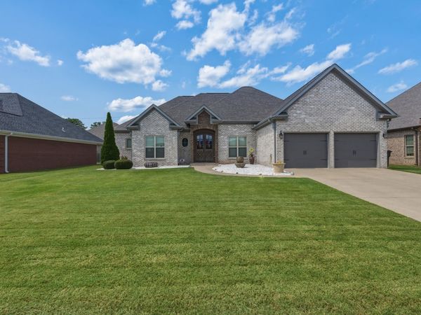 124 AIDAN LN, Muscle Shoals, AL 35661