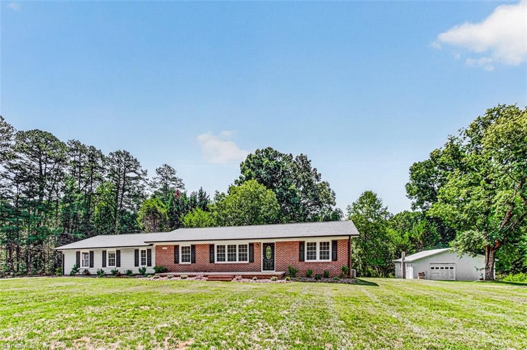 819 Sawyersville Road, Asheboro, NC 27205 Main Photo