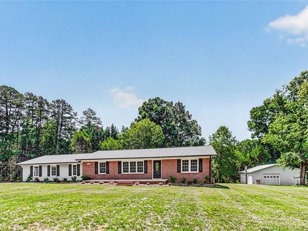 819 Sawyersville Road, Asheboro, NC 27205