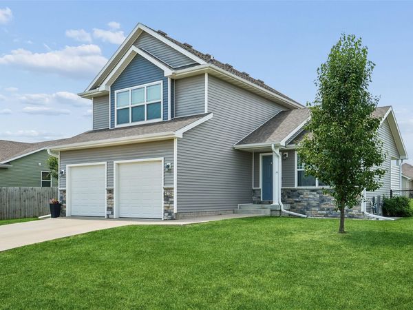 423 Wildcat Court, Stuart, IA 50250