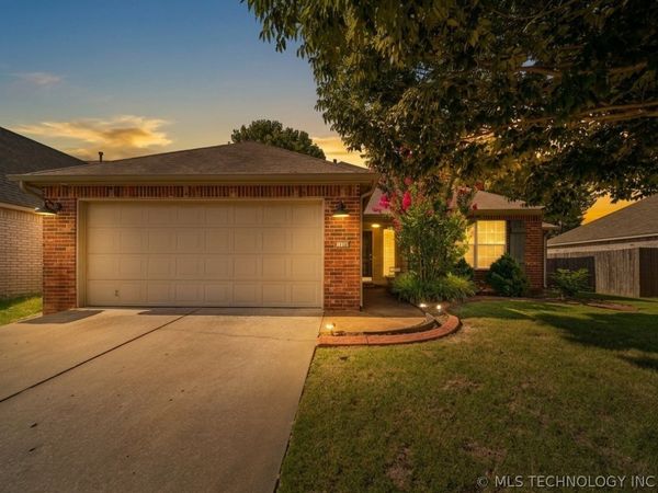 21204 E 39th Place S, Broken Arrow, OK 74014